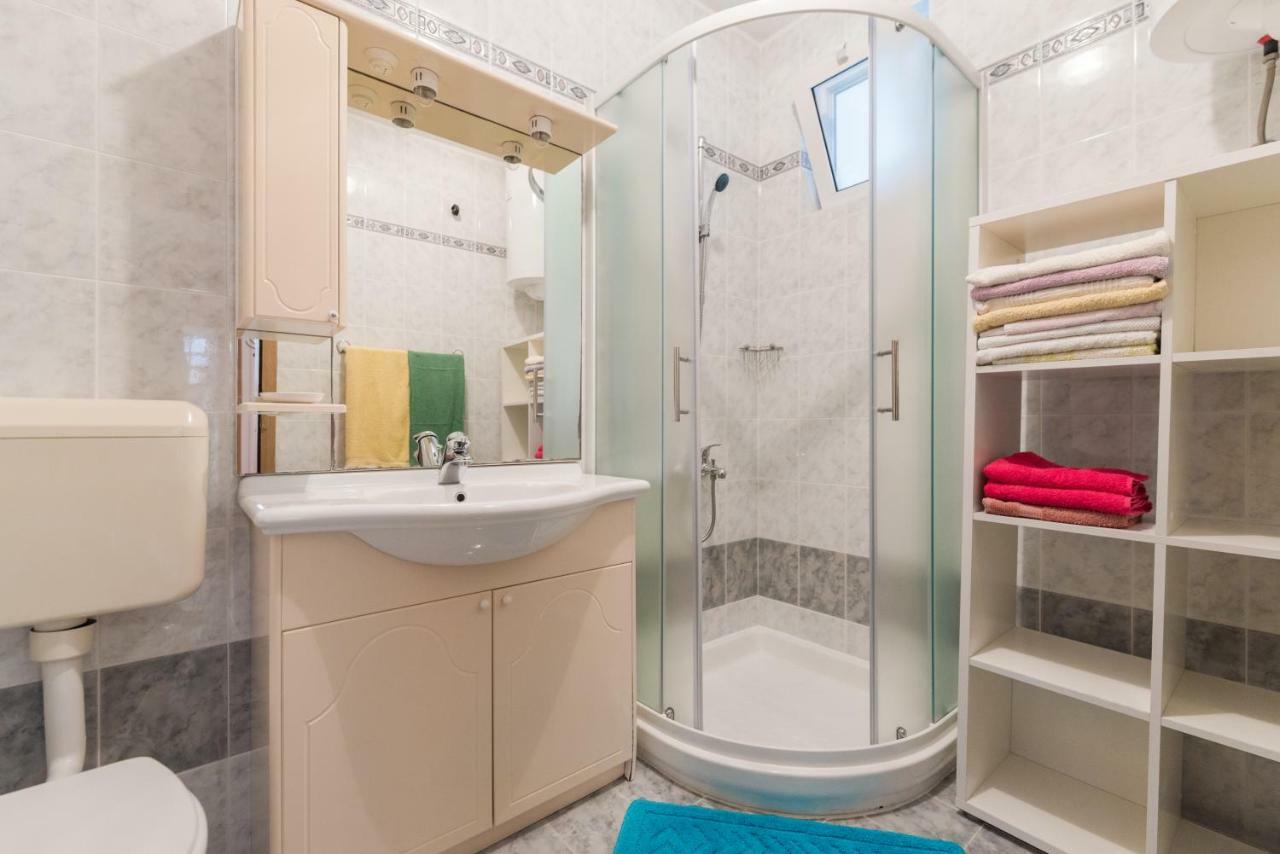 Ferienwohnung Kamelija Rovinj Exterior foto