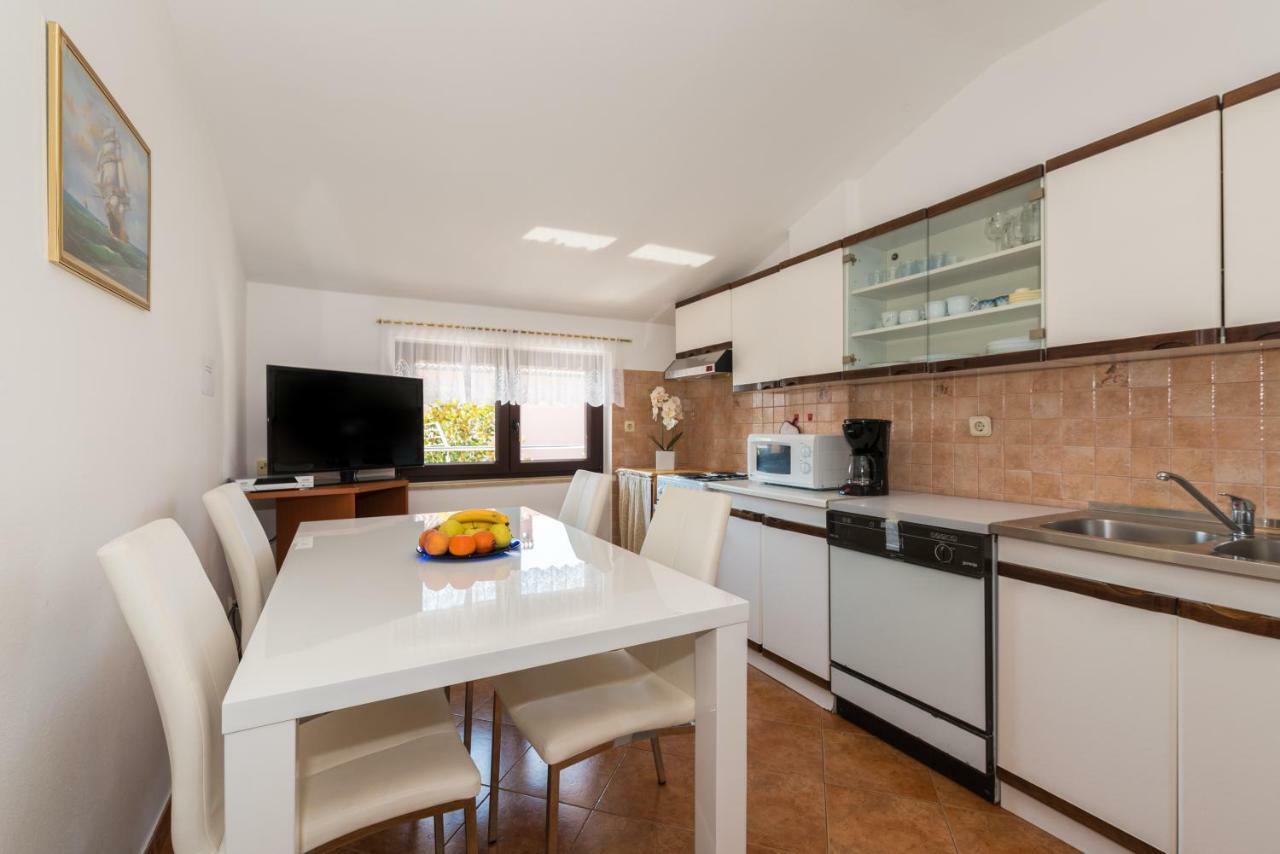 Ferienwohnung Kamelija Rovinj Exterior foto