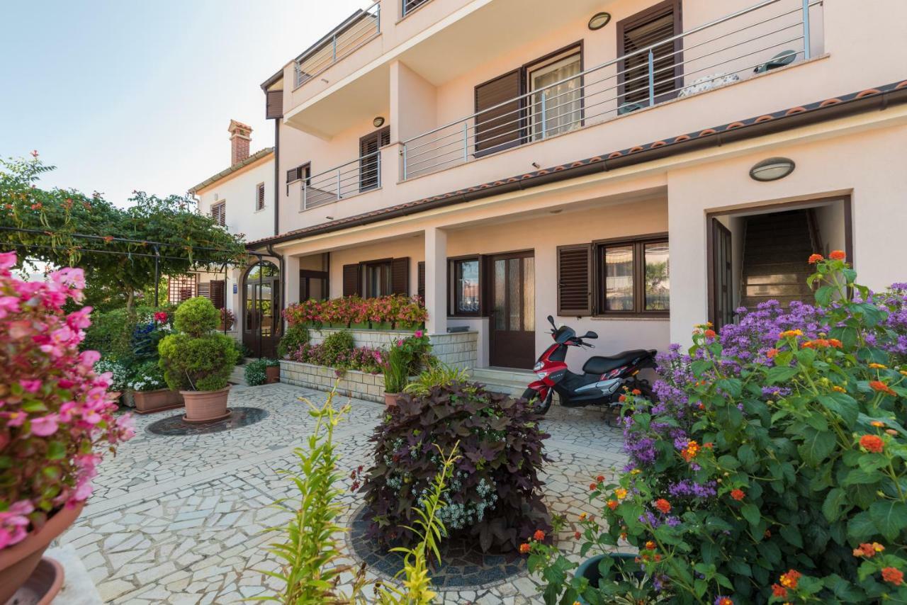 Ferienwohnung Kamelija Rovinj Exterior foto